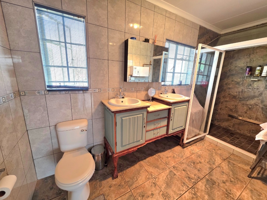 4 Bedroom Property for Sale in La Provance Free State
